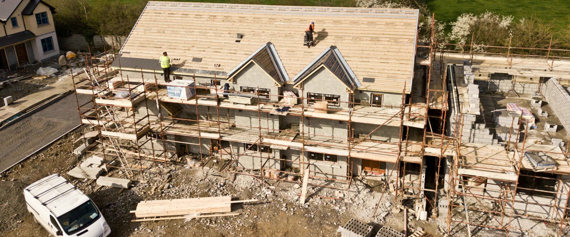 Why Every Manufactured Home Construction Project In Deerfield Beach, Florida, Needs A Roof Replacement Contractor